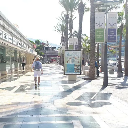 Tenerife Little Village S *