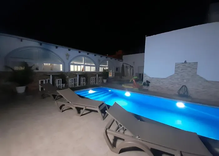 Tenerife Little Village S *