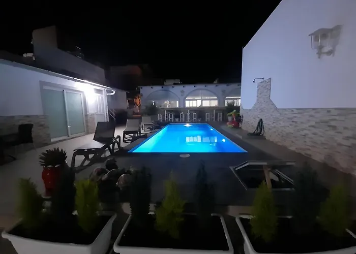 Tenerife Little Village S *